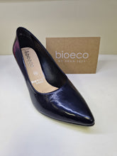 Load image into Gallery viewer, Bioeco Ladies Navy Patent Smart Court - 6178

