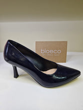Load image into Gallery viewer, Bioeco Ladies Navy Patent Smart Court - 6178
