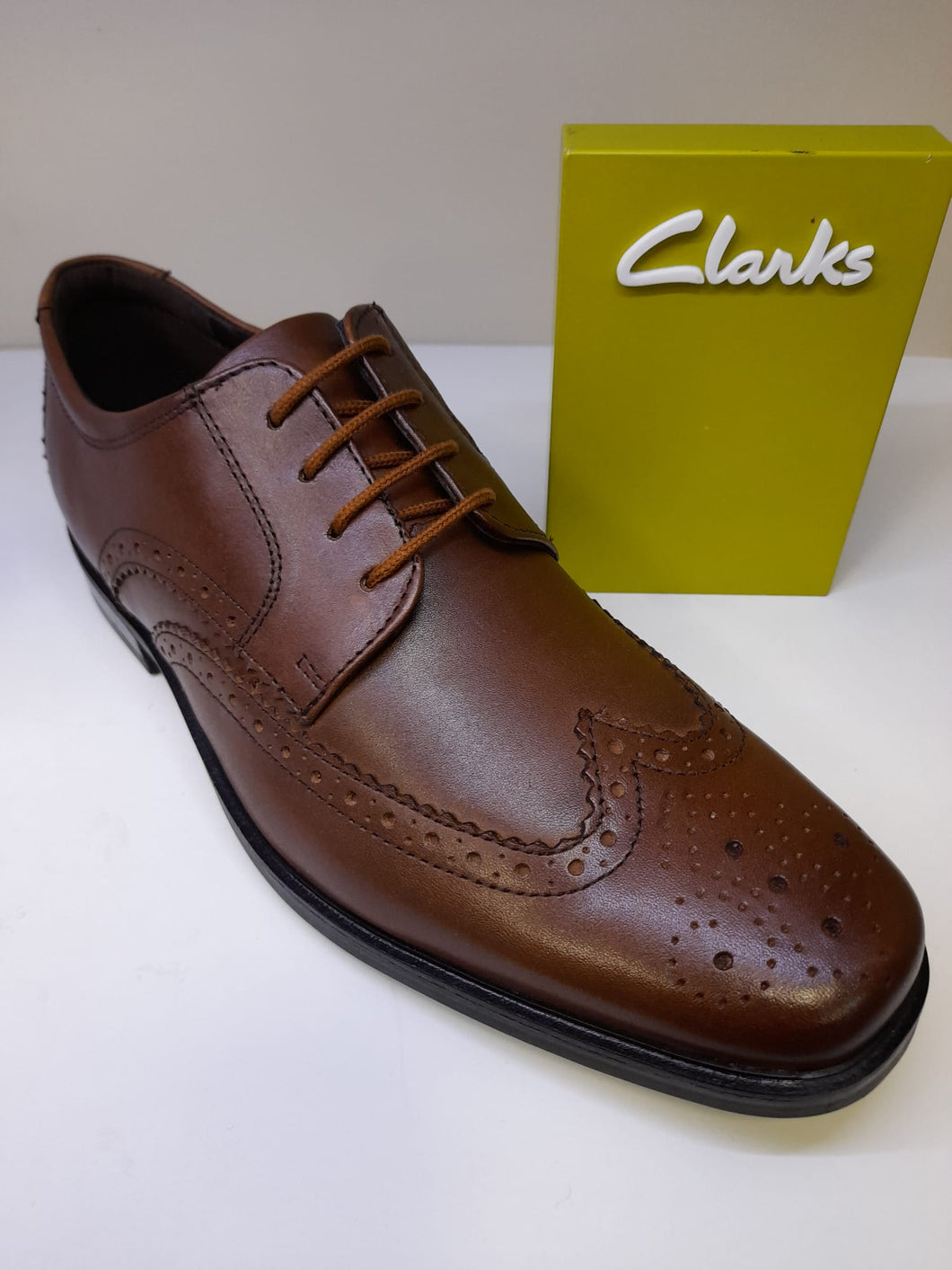 Clarks Men's Dark Tan Leather Brogue - Laced Shoe - Howard Wing - G Fit