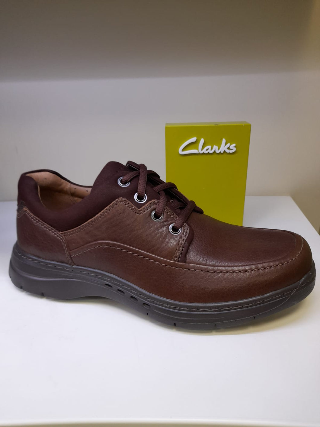 Clarks Men's Brown Leather Unstructured Shoe - Removable Insole - Wide H Fit - UnBrawley Lace