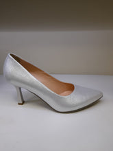 Load image into Gallery viewer, Bioeco Ladies Dressy Court - Silver Metallic - Heel
